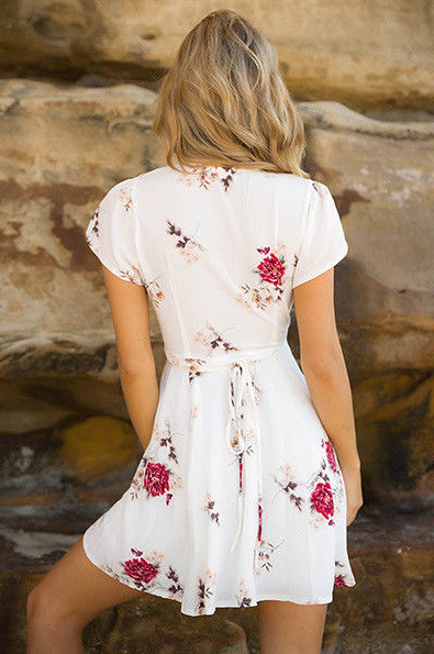 Robe Fleurie <br> Réaliste Epuré