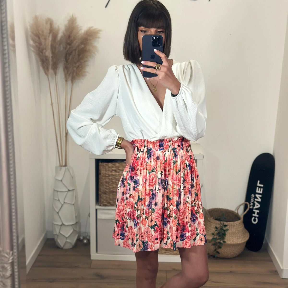 Comment porter une Jupe Fleurie au Bureau ?
