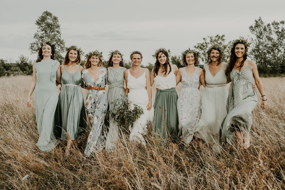 Robe fleurie et mariage champêtre : les codes à respecter