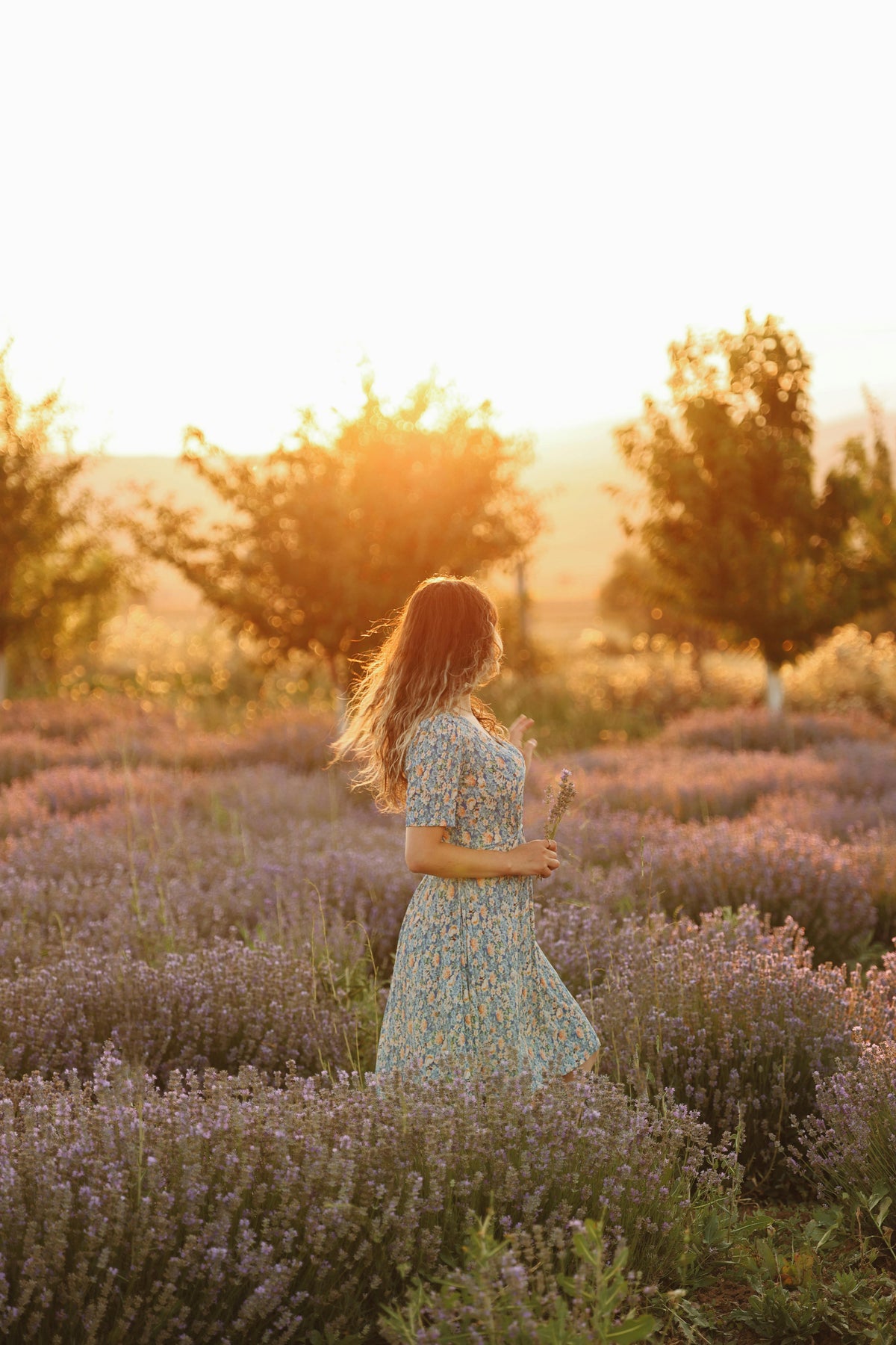 Quelles sont les tendances actuelles en matière de vêtements fleuris ?