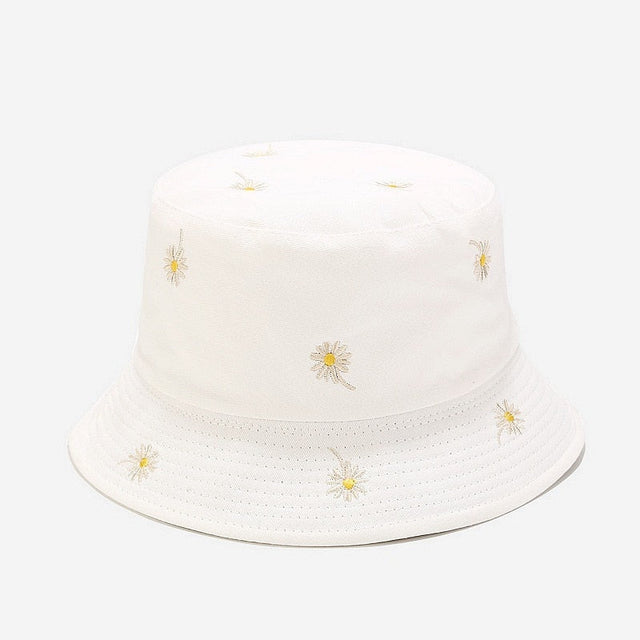 The daisy in floral fashion: symbolism, history, and how to wear the flower of summer 2026