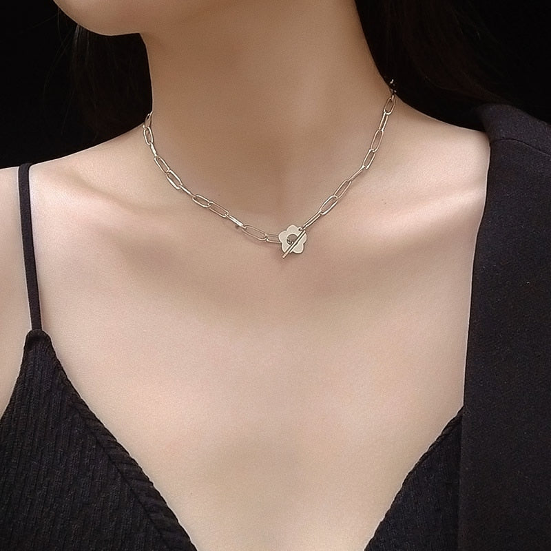 Collier Fleur <br> Design Epuré