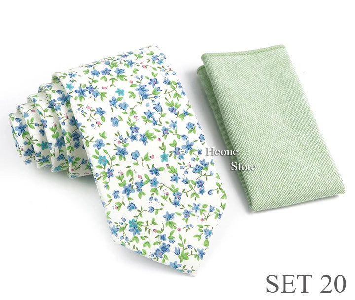 Corbata con print de flores verde