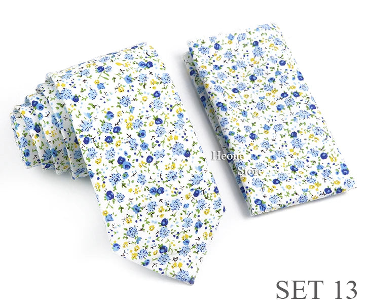 Corbata con print de flores verde