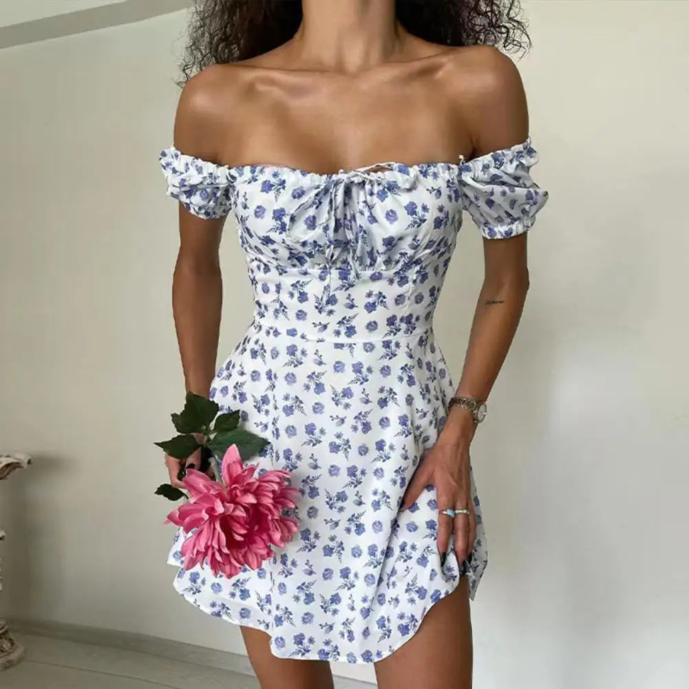 Vestido corto de flores