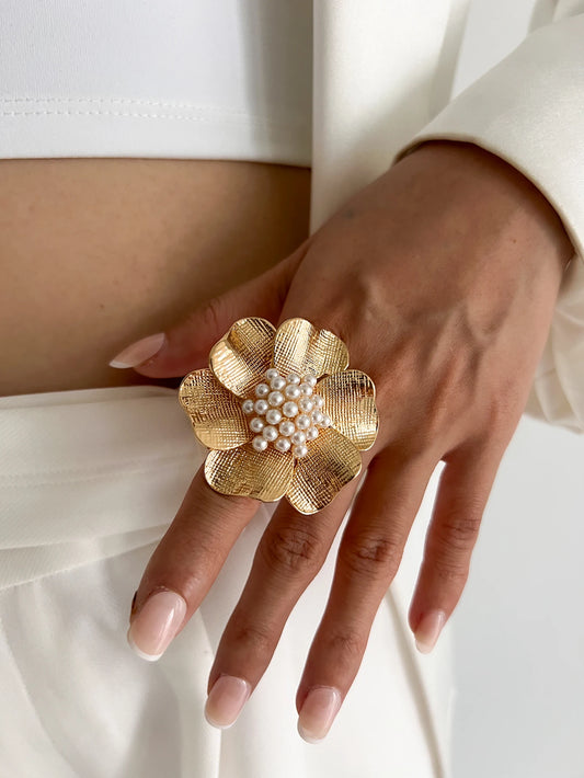 Carved Golden Flower Ring