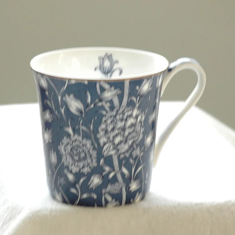 Tasse Fleurie <br> Porcelaine Bleu