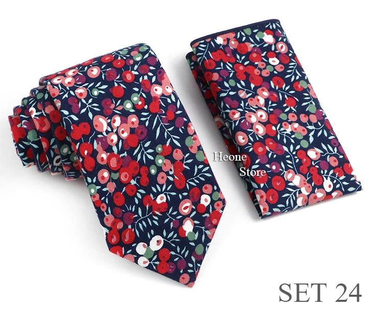 Corbata con print de flores verde