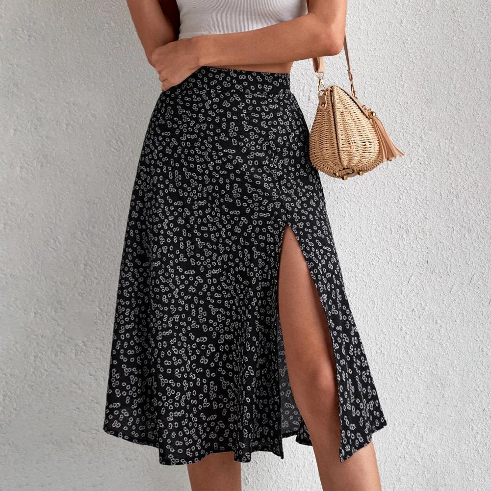 Floral Skirt<br> Simple Sleek Black 